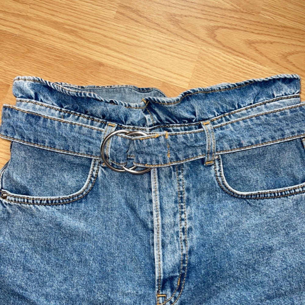H&M Divided Blue Denim High Rise Shorts with Belt Size 4 - Picture 4 of 6